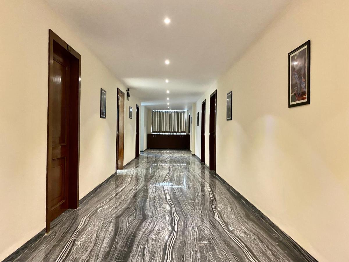 Hotel Vrindavan Palace Индор Екстериор снимка