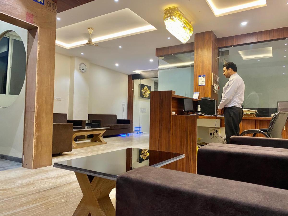 Hotel Vrindavan Palace Индор Екстериор снимка