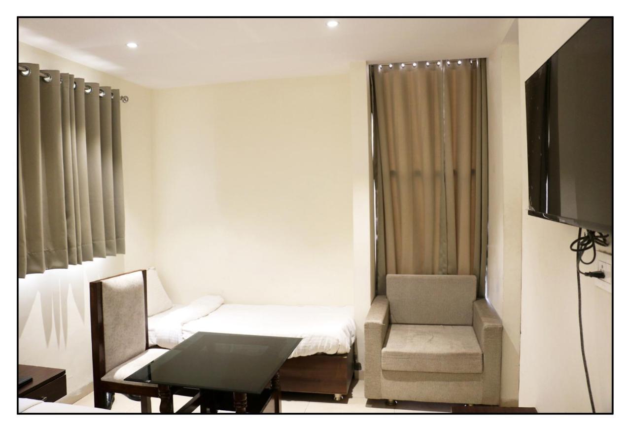 Hotel Vrindavan Palace Индор Екстериор снимка